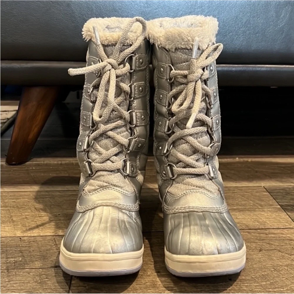 Authentic Sorel signature designer little girls waterproof winter boots sz 4